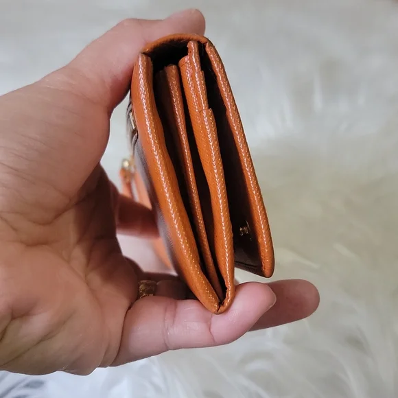 PRADA - Picture 13 of 16